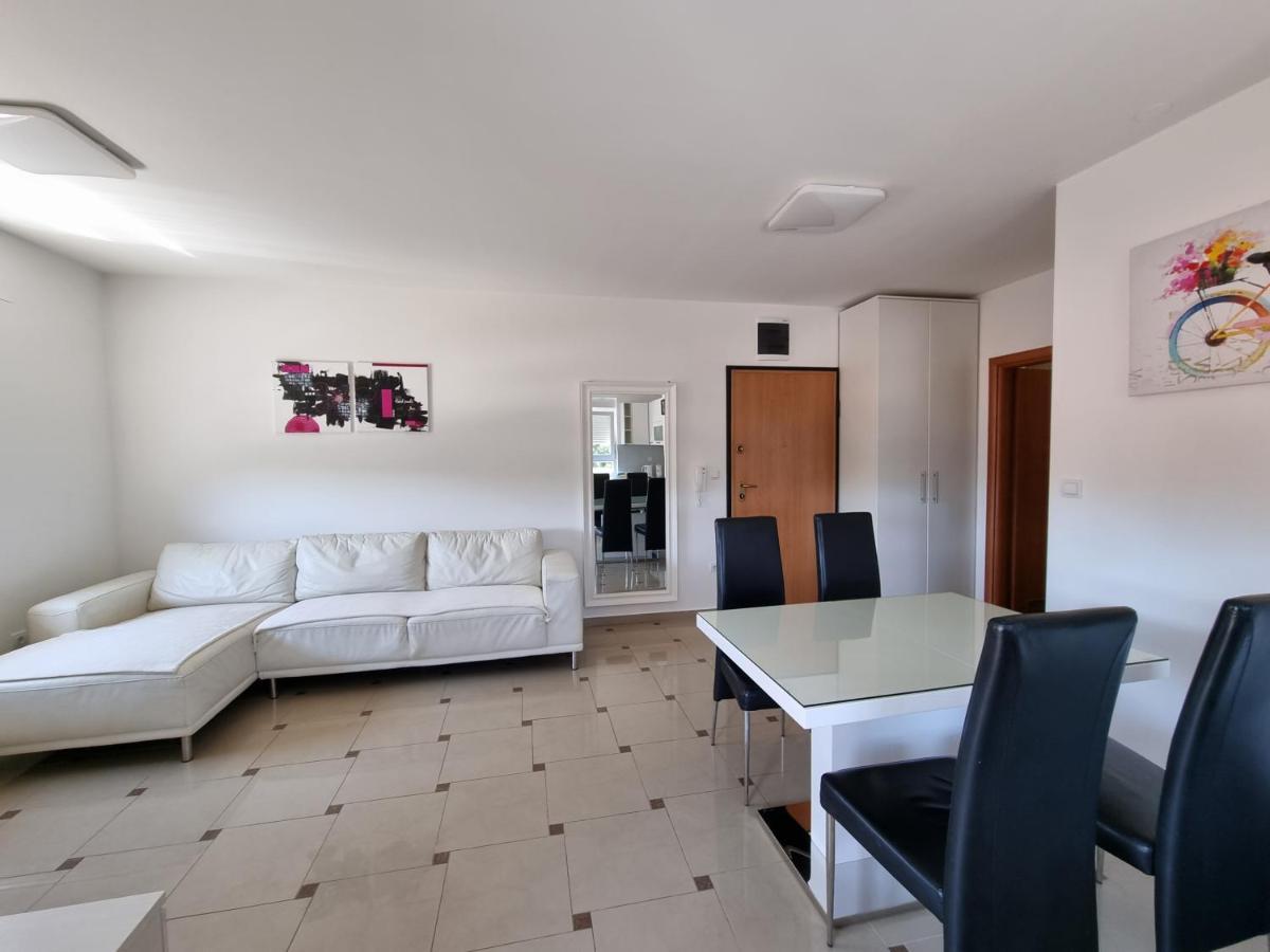 Apartment Matea Banjole Eksteriør billede